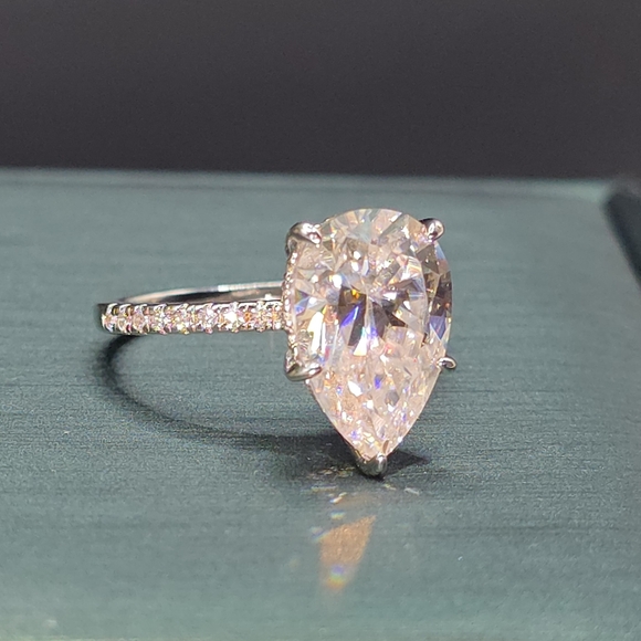 Moissanite Cartel Jewelry - ✨ 4ct Pear-Cut Moissanite Diamond Ring – Size 6 | S925 Silver | Hidden Halo Det